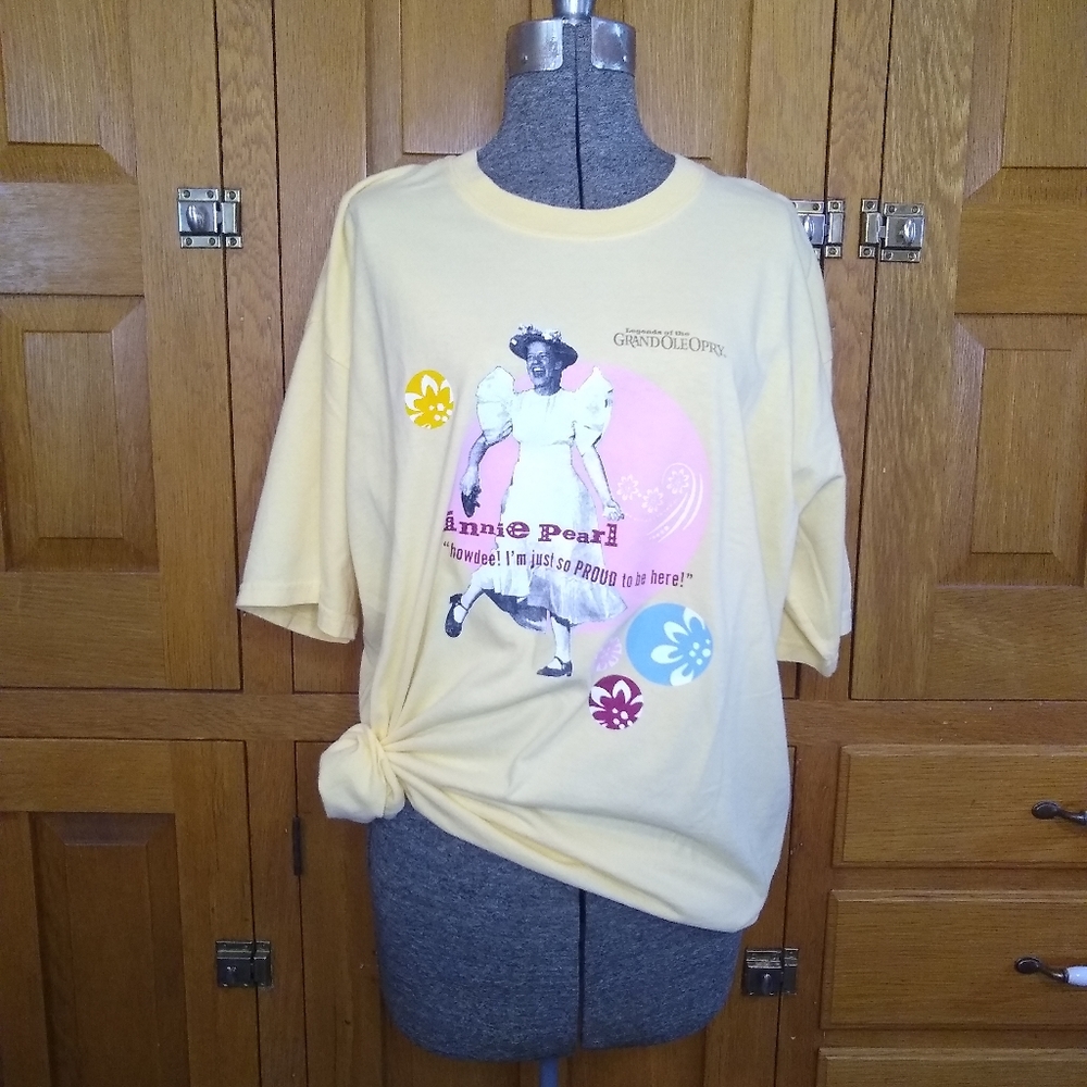 Grand Ole Opry Minnie Pearl yellow retro t shirt